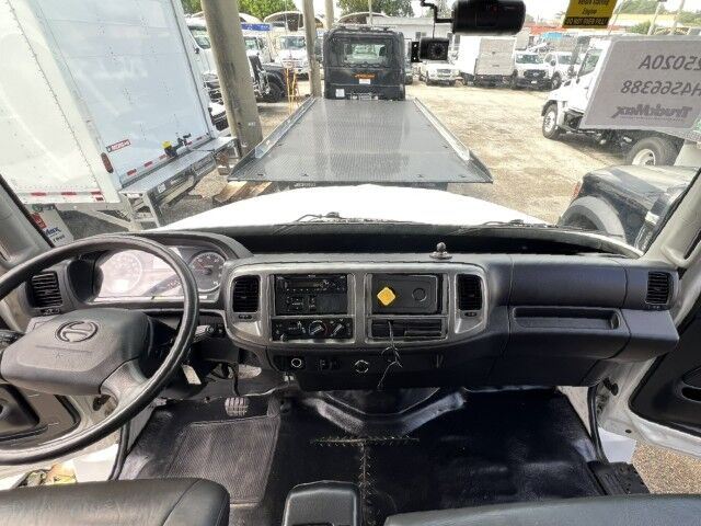 2017 Hino 268 28&apos; Dry Box Truck. For Sale AS IS! Miami FL