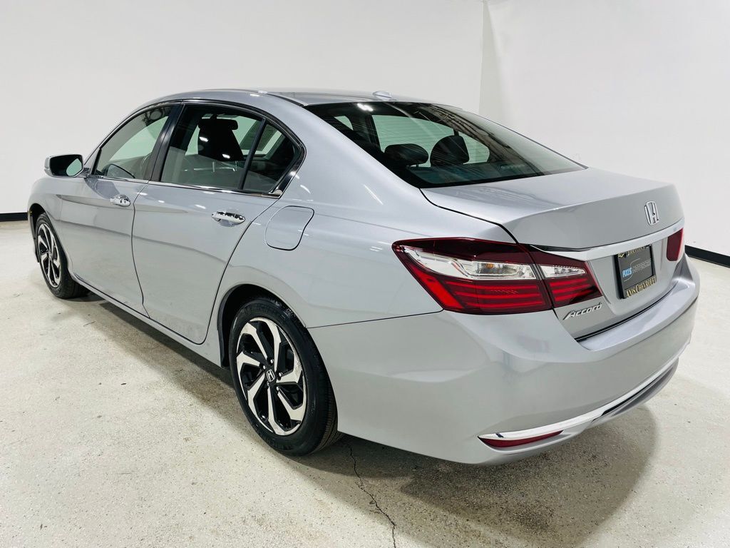 2017 Honda Accord EX-L photo 10