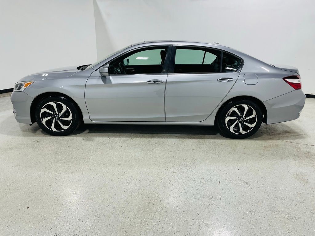 2017 Honda Accord EX-L photo 9
