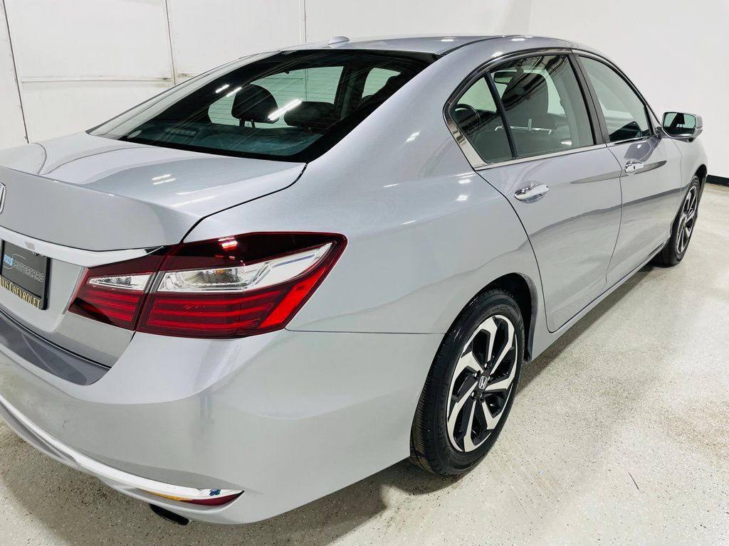 2017 Honda Accord EX-L photo 14