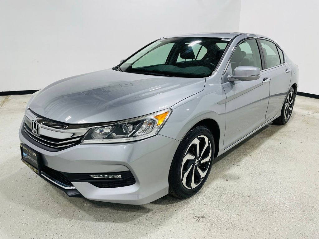 2017 Honda Accord EX-L photo 4