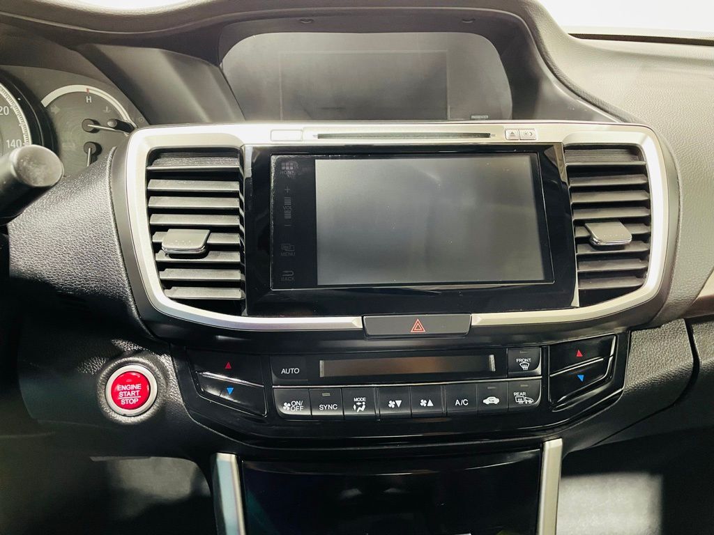 2017 Honda Accord EX-L photo 37