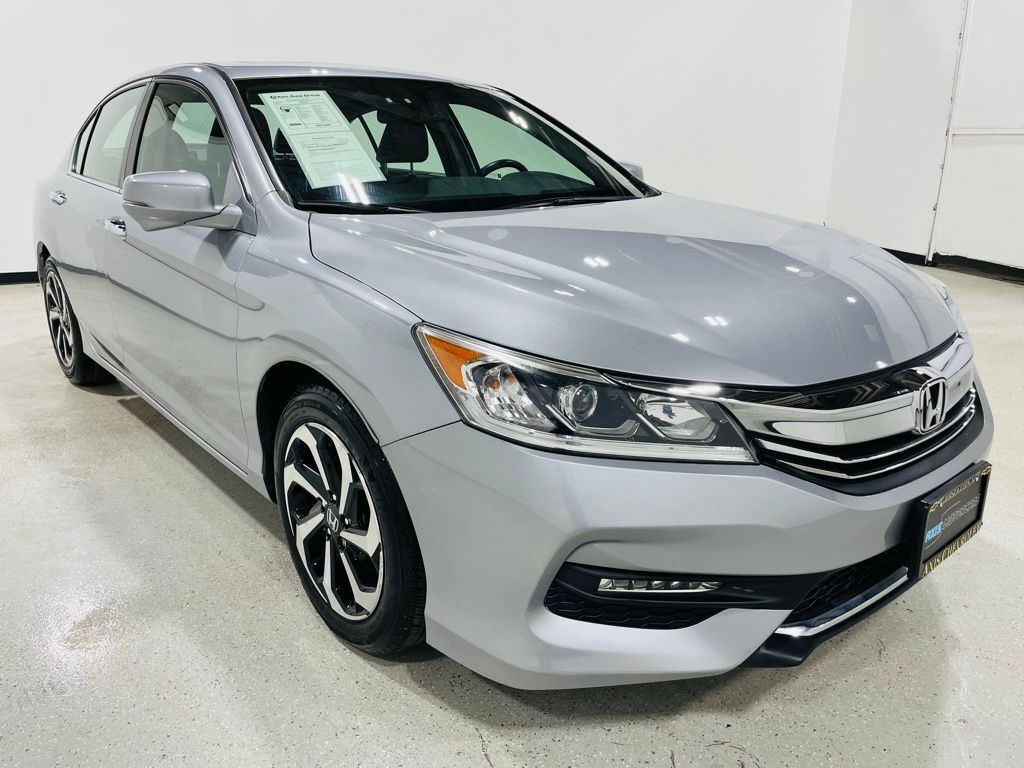 2017 Honda Accord EX-L photo 5