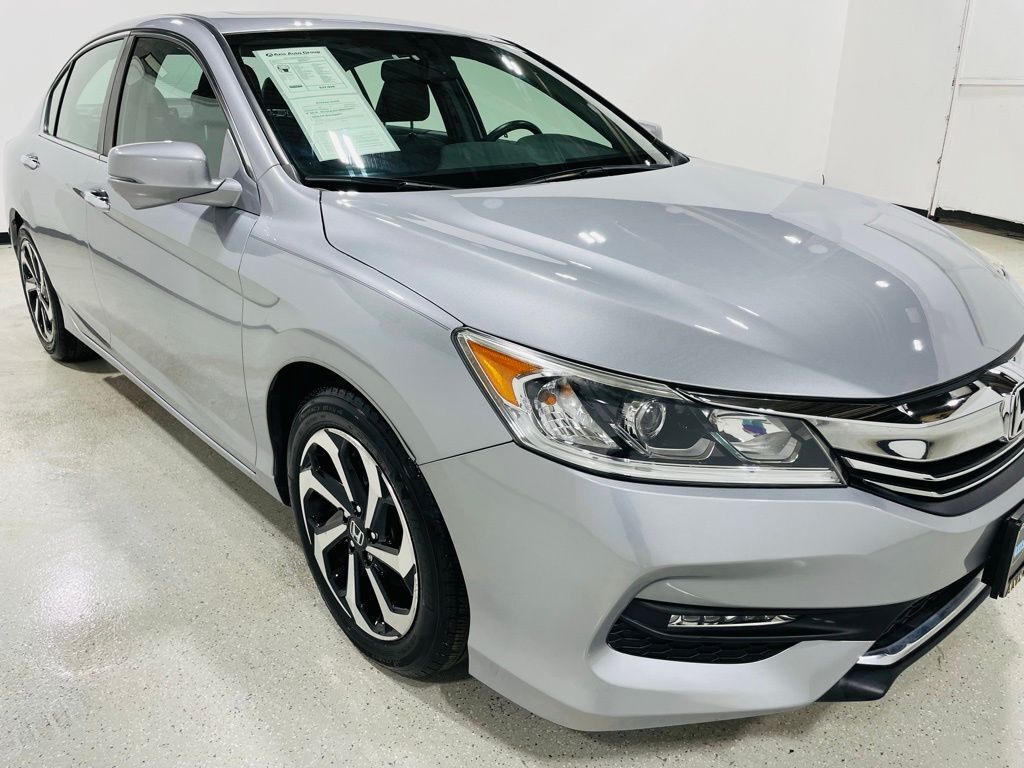 2017 Honda Accord EX-L photo 11