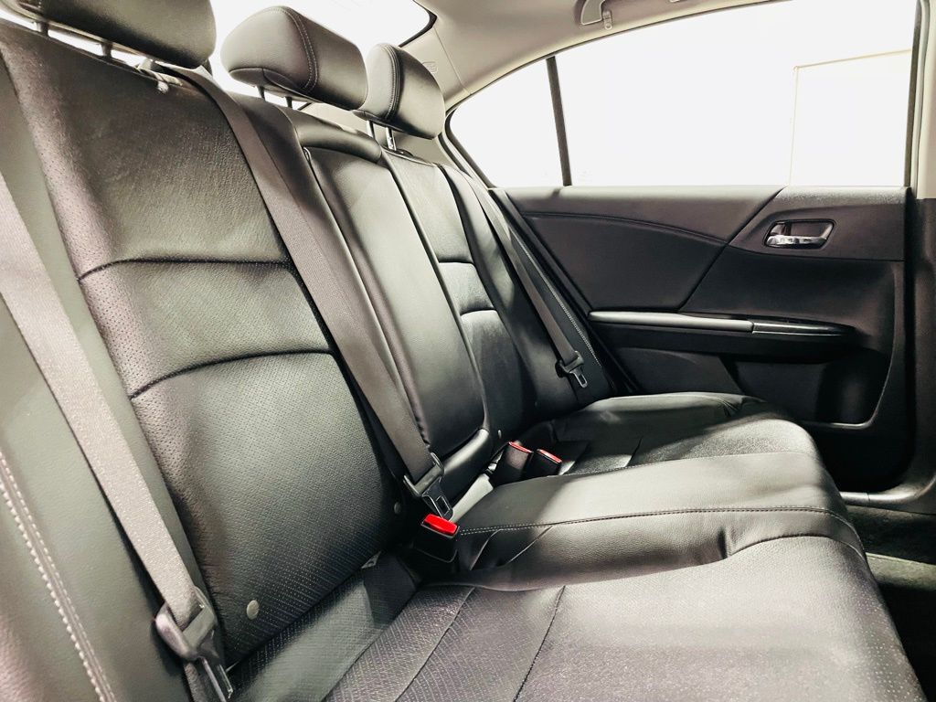 2017 Honda Accord EX-L photo 27