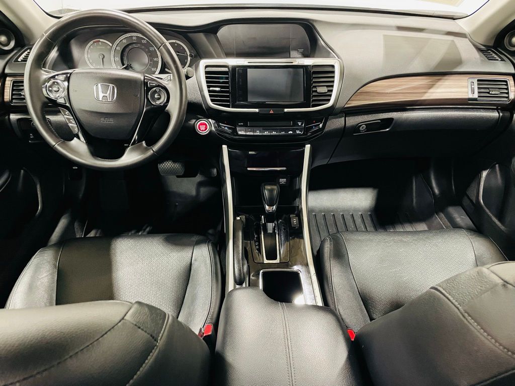 2017 Honda Accord EX-L photo 23