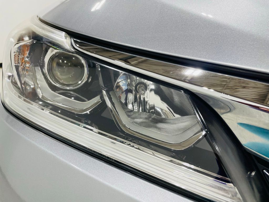 2017 Honda Accord EX-L photo 18