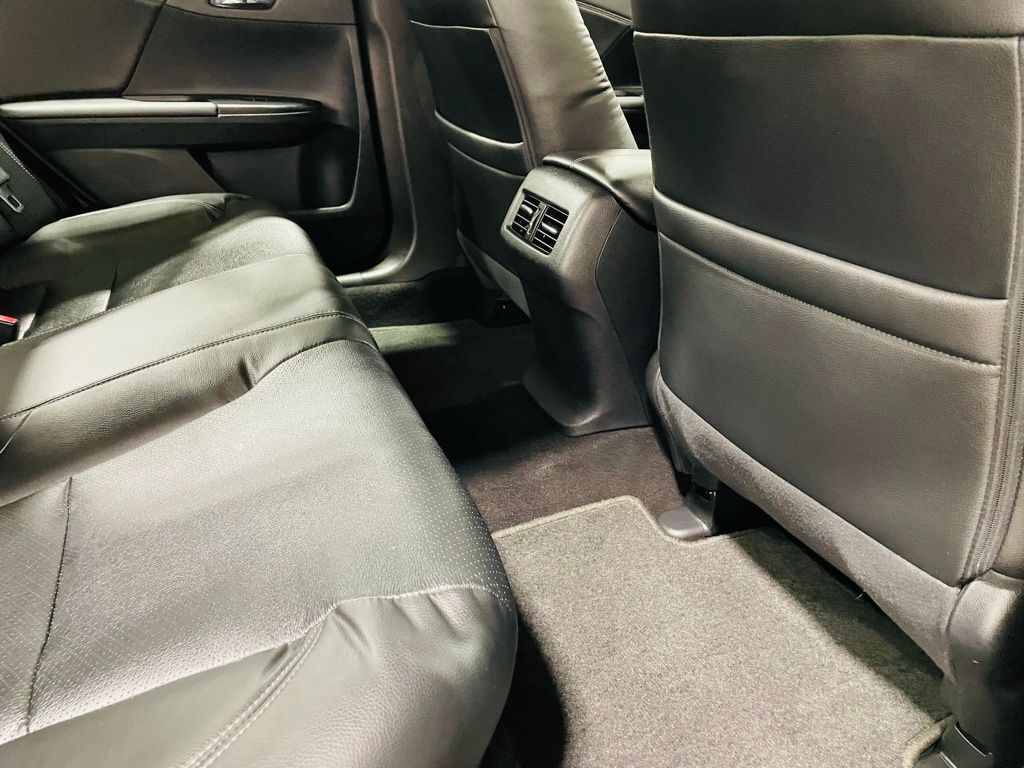 2017 Honda Accord EX-L photo 26