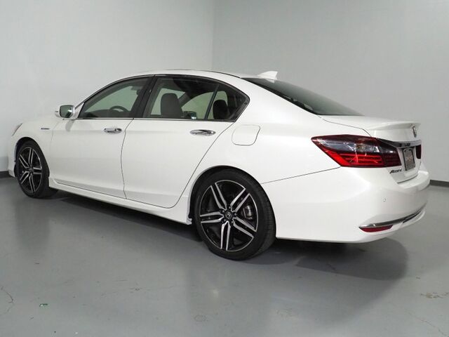 2017 Honda Accord Hybrid Touring *NAVIGATION, ADAPTIVE CRUISE, SAFETY ALERTS, BACKUP-CAMERA, COLOR TOUCHSCREEN, MOONROOF, LEATHER, HEATED SEATS, KEYLESS ENTRY, ANDROID & APPLE Round Rock TX