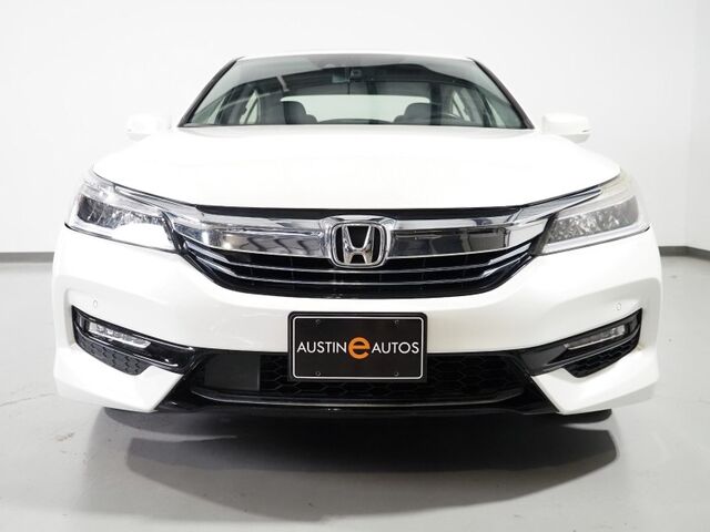 2017 Honda Accord Hybrid Touring *NAVIGATION, ADAPTIVE CRUISE, SAFETY ALERTS, BACKUP-CAMERA, COLOR TOUCHSCREEN, MOONROOF, LEATHER, HEATED SEATS, KEYLESS ENTRY, ANDROID & APPLE Round Rock TX