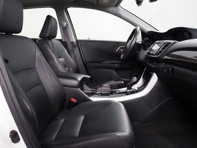 2017 Honda Accord Hybrid Touring *NAVIGATION, ADAPTIVE CRUISE, SAFETY ALERTS, BACKUP-CAMERA, COLOR TOUCHSCREEN, MOONROOF, LEATHER, HEATED SEATS, KEYLESS ENTRY, ANDROID & APPLE Round Rock TX