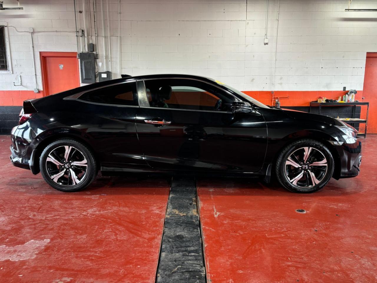 2017 Honda Civic Touring Coupe CVT