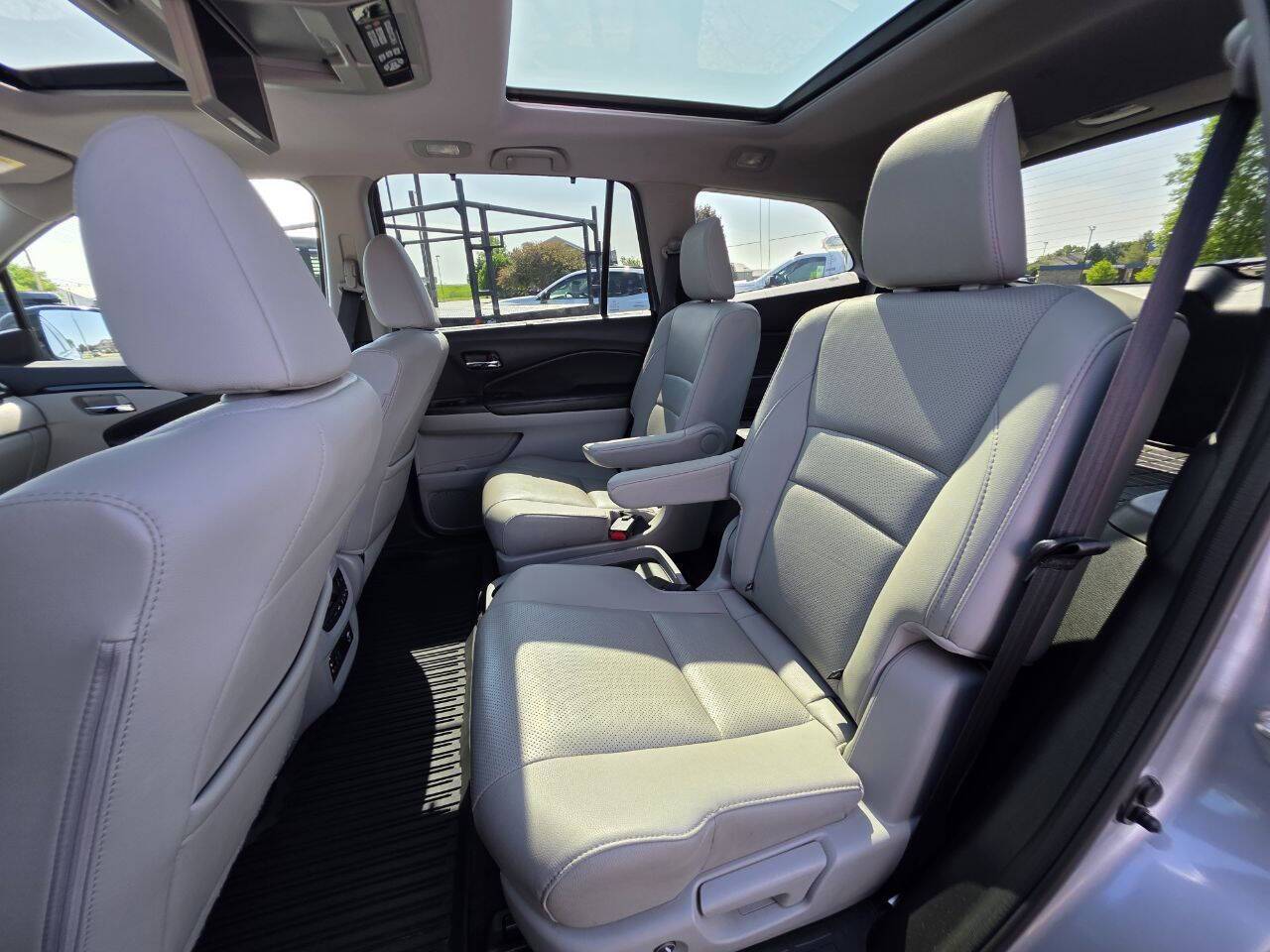 2017 Honda Pilot Elite AWD 4dr SUV Eldridge IA