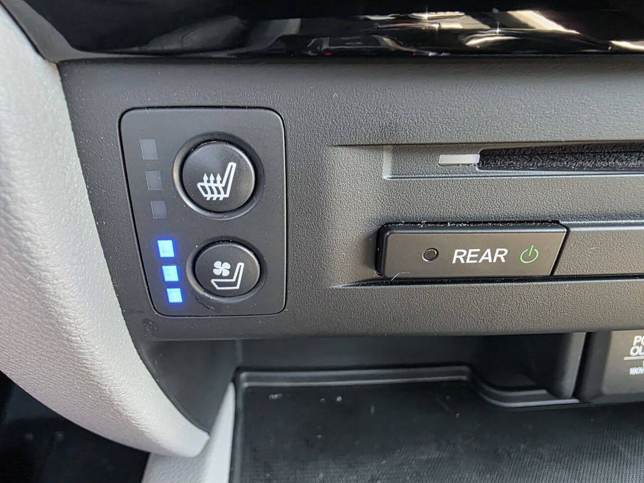 2017 Honda Pilot Elite AWD 4dr SUV Eldridge IA