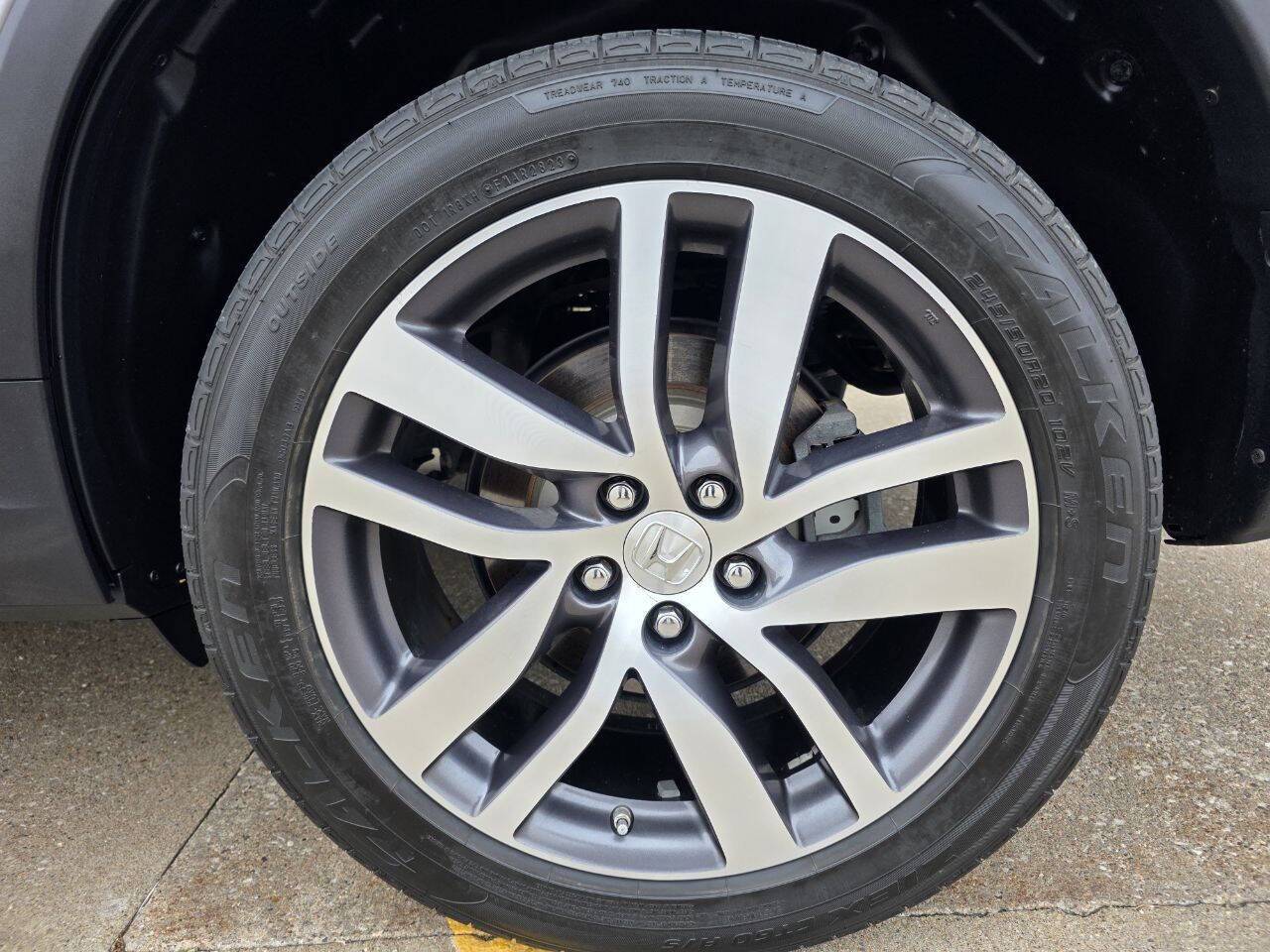 2017 Honda Pilot Elite AWD 4dr SUV Eldridge IA