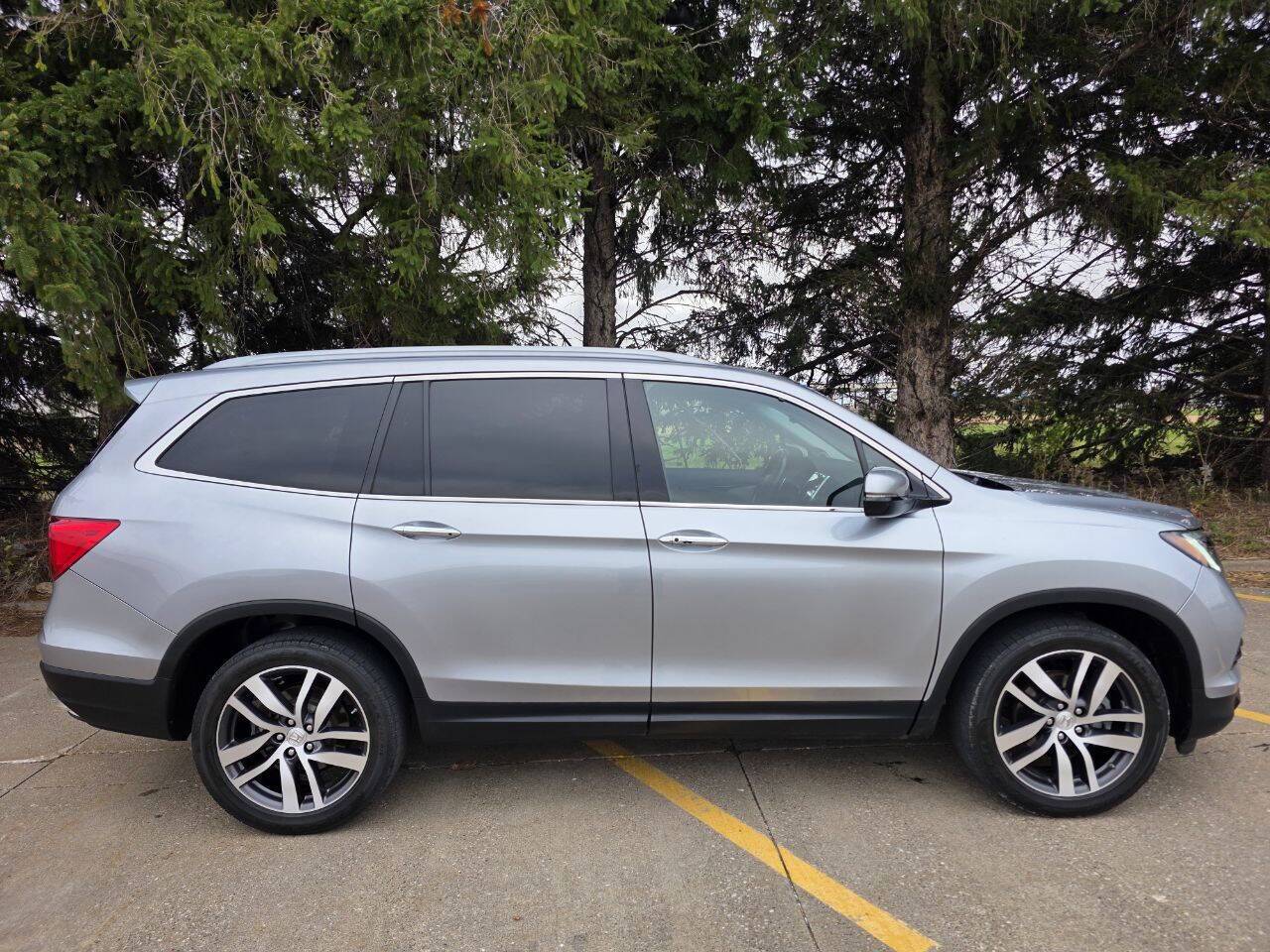 2017 Honda Pilot Elite AWD 4dr SUV Eldridge IA