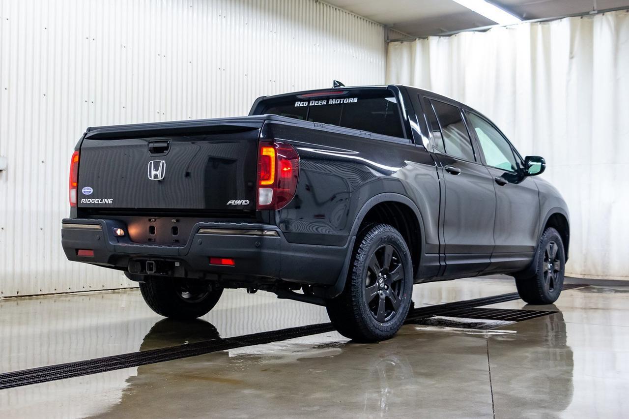 2017 Honda Ridgeline 4x4 Crew Cab Black Edition Leather Roof Nav Red Deer AB