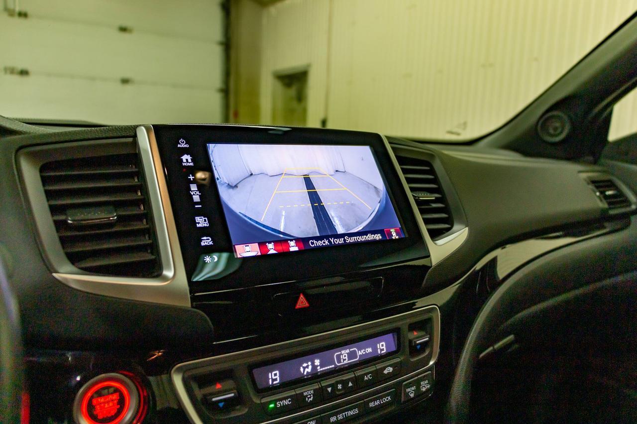 2017 Honda Ridgeline 4x4 Crew Cab Black Edition Leather Roof Nav Red Deer AB