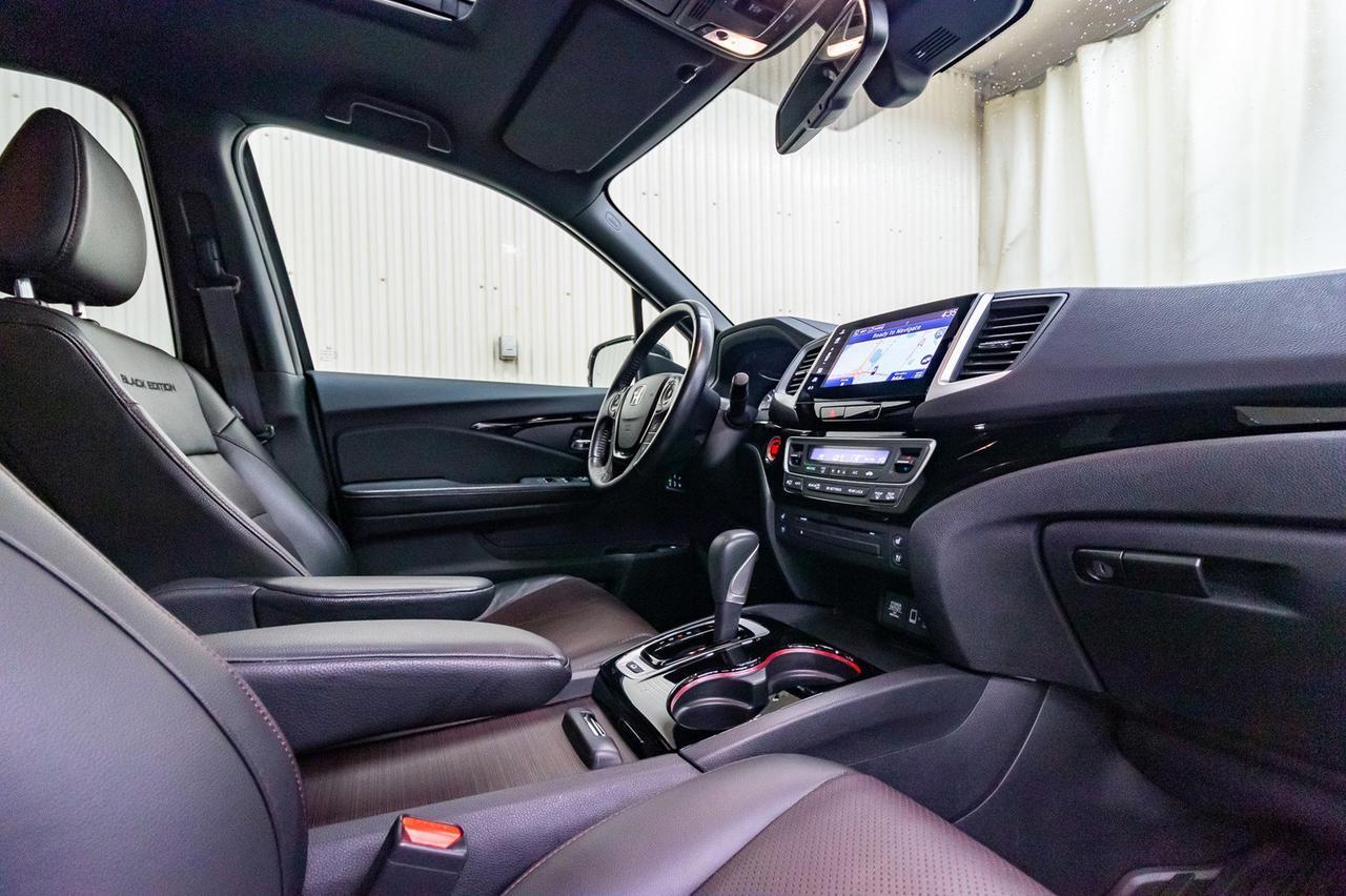 2017 Honda Ridgeline 4x4 Crew Cab Black Edition Leather Roof Nav Red Deer AB