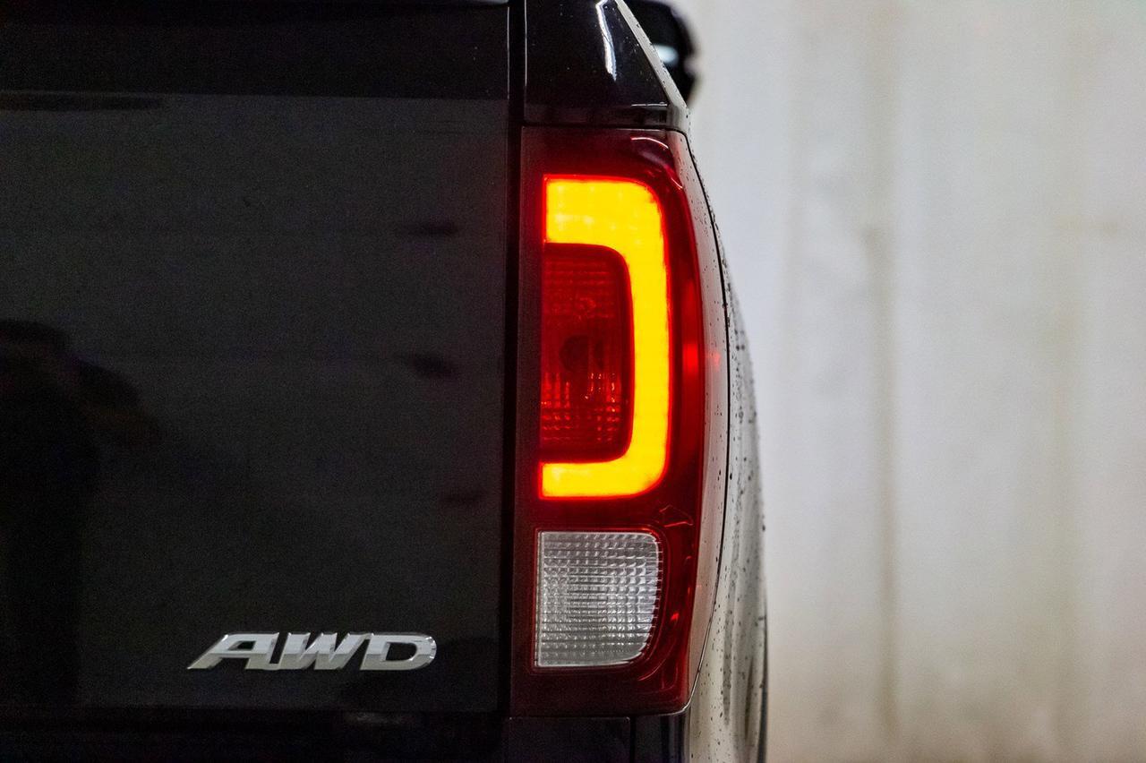 2017 Honda Ridgeline 4x4 Crew Cab Black Edition Leather Roof Nav Red Deer AB