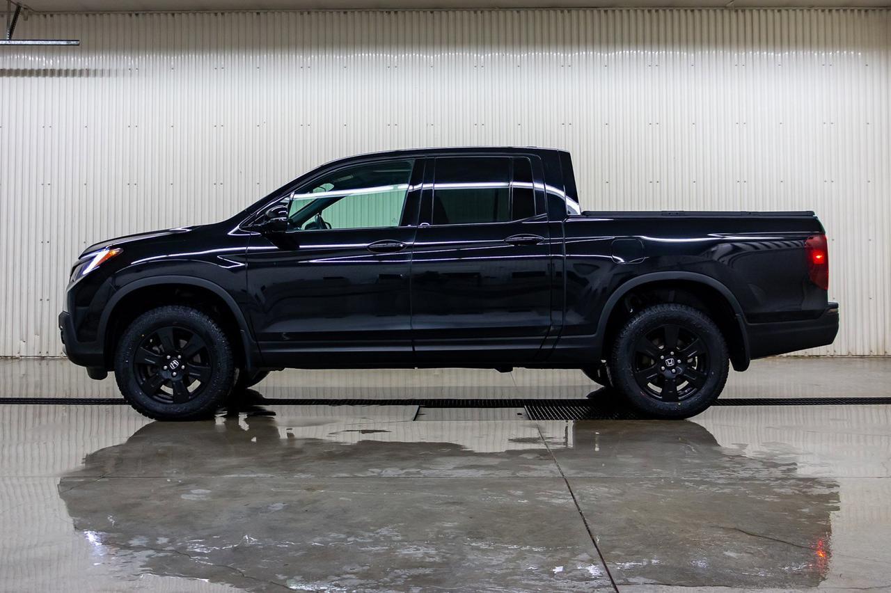 2017 Honda Ridgeline 4x4 Crew Cab Black Edition Leather Roof Nav Red Deer AB