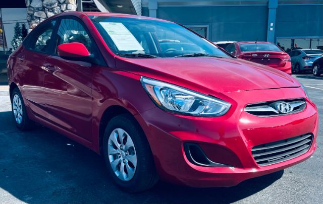 2017 Hyundai Accent - SD SE 4-Door 6A