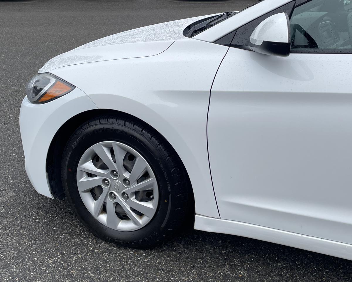 2017 Hyundai Elantra SE Sedan 4D