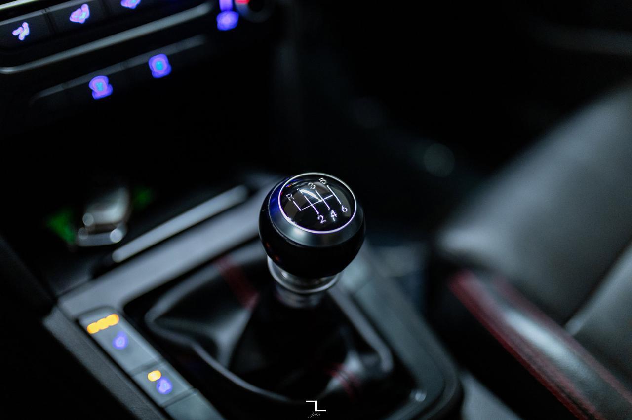 2017 Hyundai Elantra Sport Manual Leather Roof BCam Red Deer AB