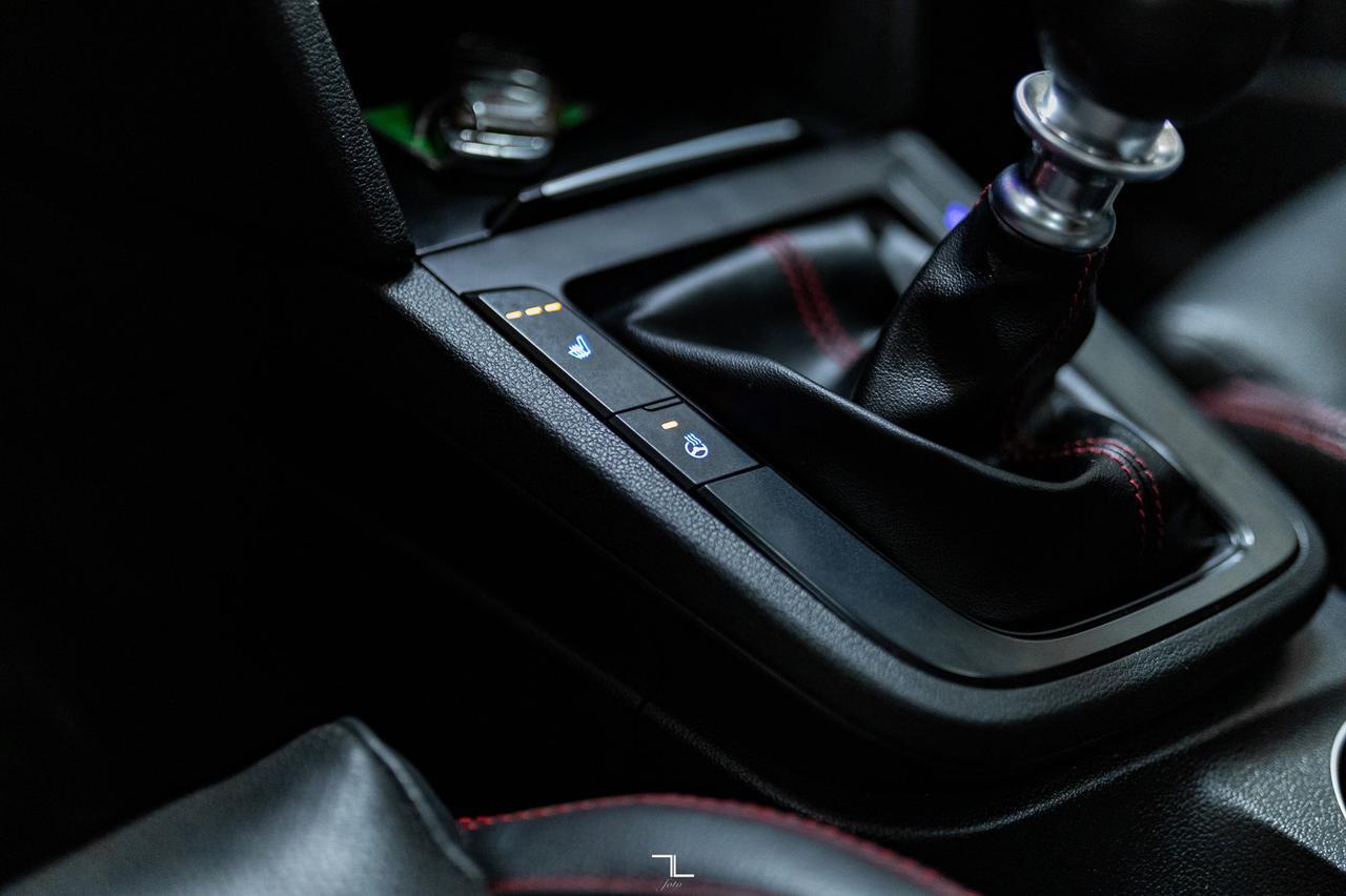 2017 Hyundai Elantra Sport Manual Leather Roof BCam Red Deer AB