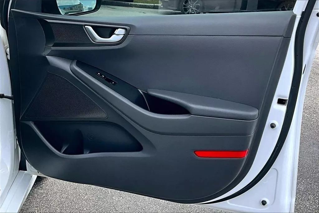 2017 Hyundai Ioniq Hybrid SEL Hatchback 4D Maitland FL