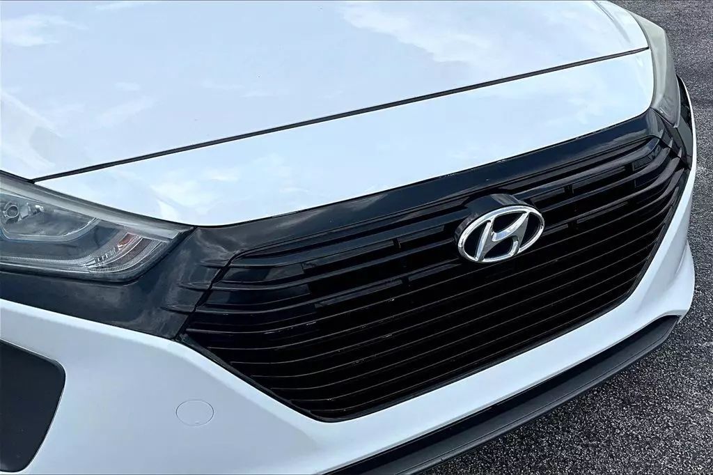 2017 Hyundai Ioniq Hybrid SEL Hatchback 4D Maitland FL