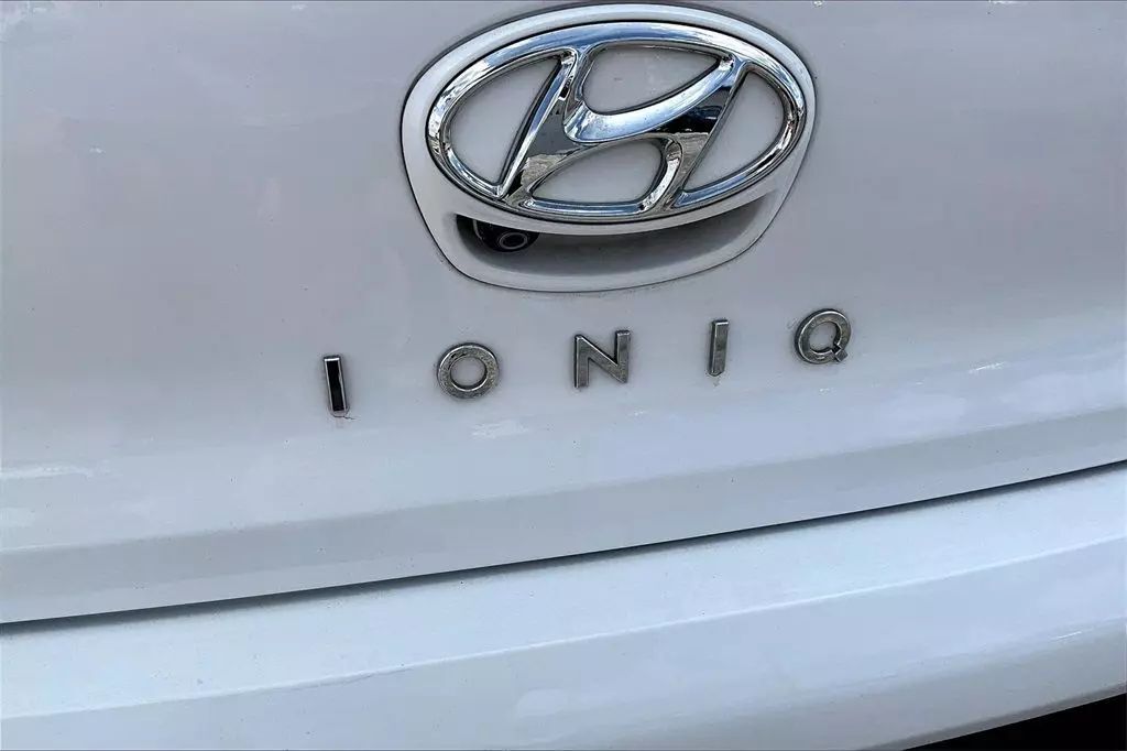 2017 Hyundai Ioniq Hybrid SEL Hatchback 4D Maitland FL