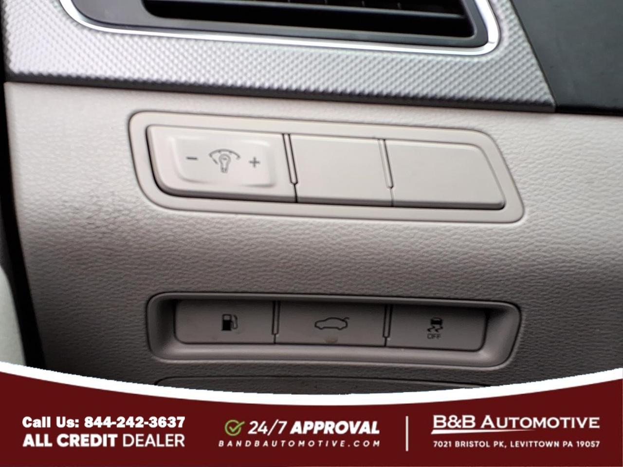 2017 Hyundai SONATA Base Levittown PA