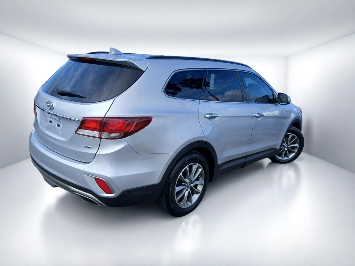 2017 Hyundai Santa Fe SE Sport Utility 4D