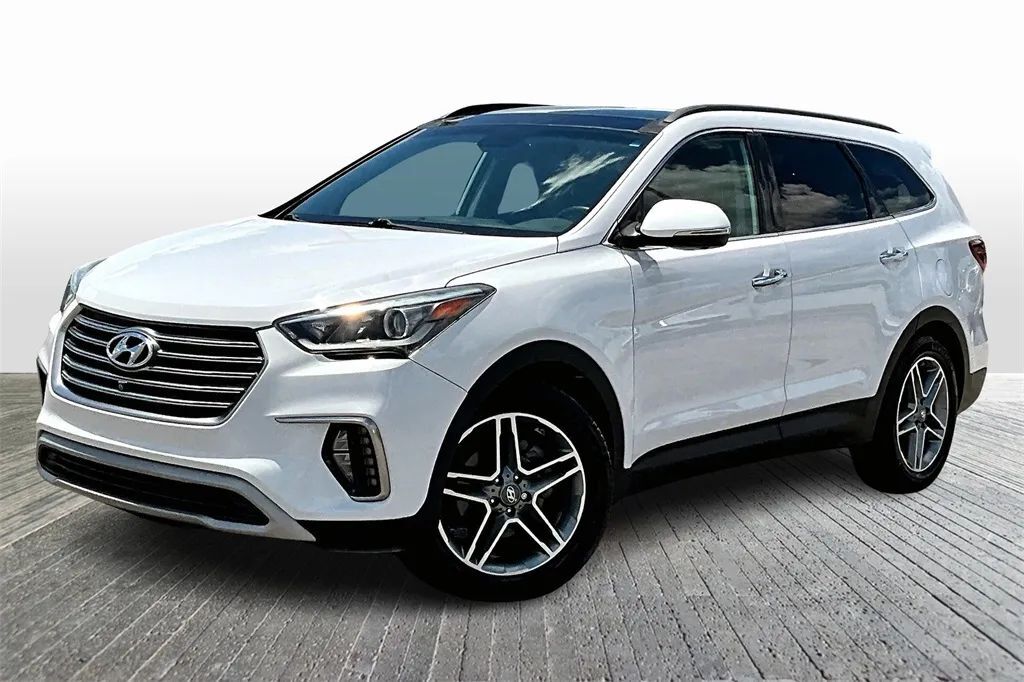 2017 Hyundai Santa Fe SE Ultimate Sport Utility 4D