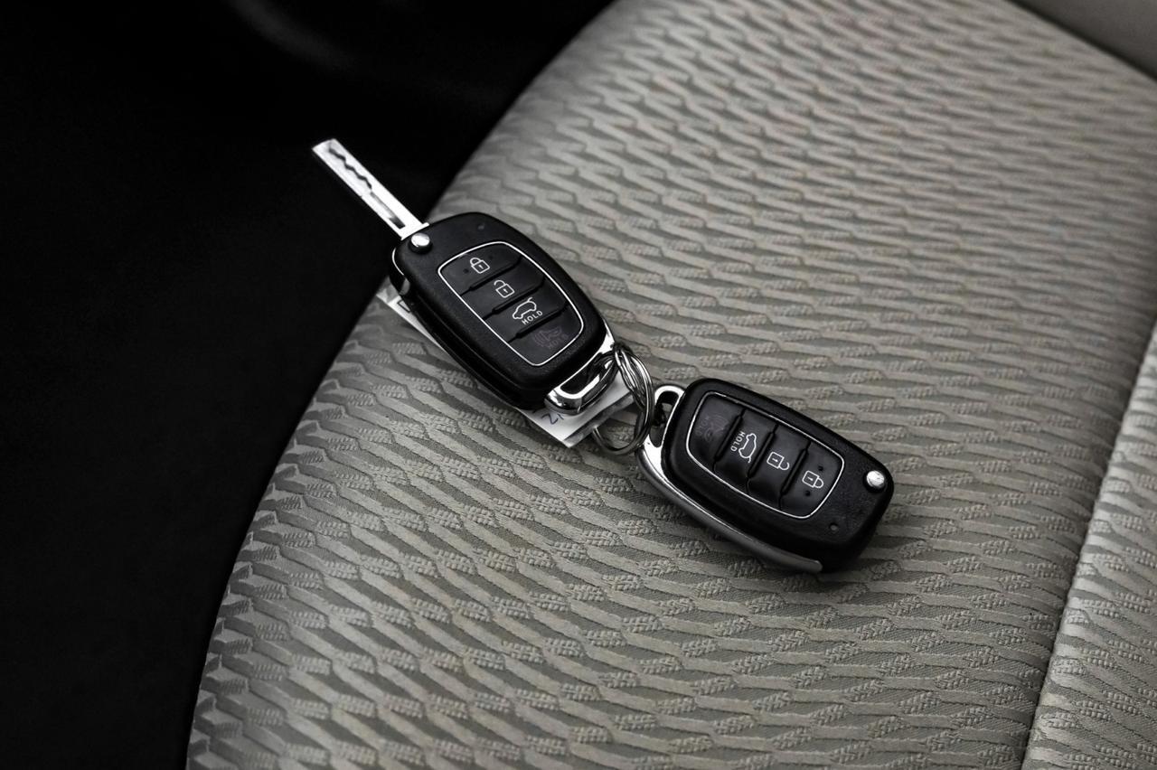 2017 Hyundai Santa Fe Sport AUTOMATIC REAR CAMERA BLUETOOTH CRUISE CONTROL ALLOY WHEELS REMOTE KEYLESS ENTRY Carrollton TX