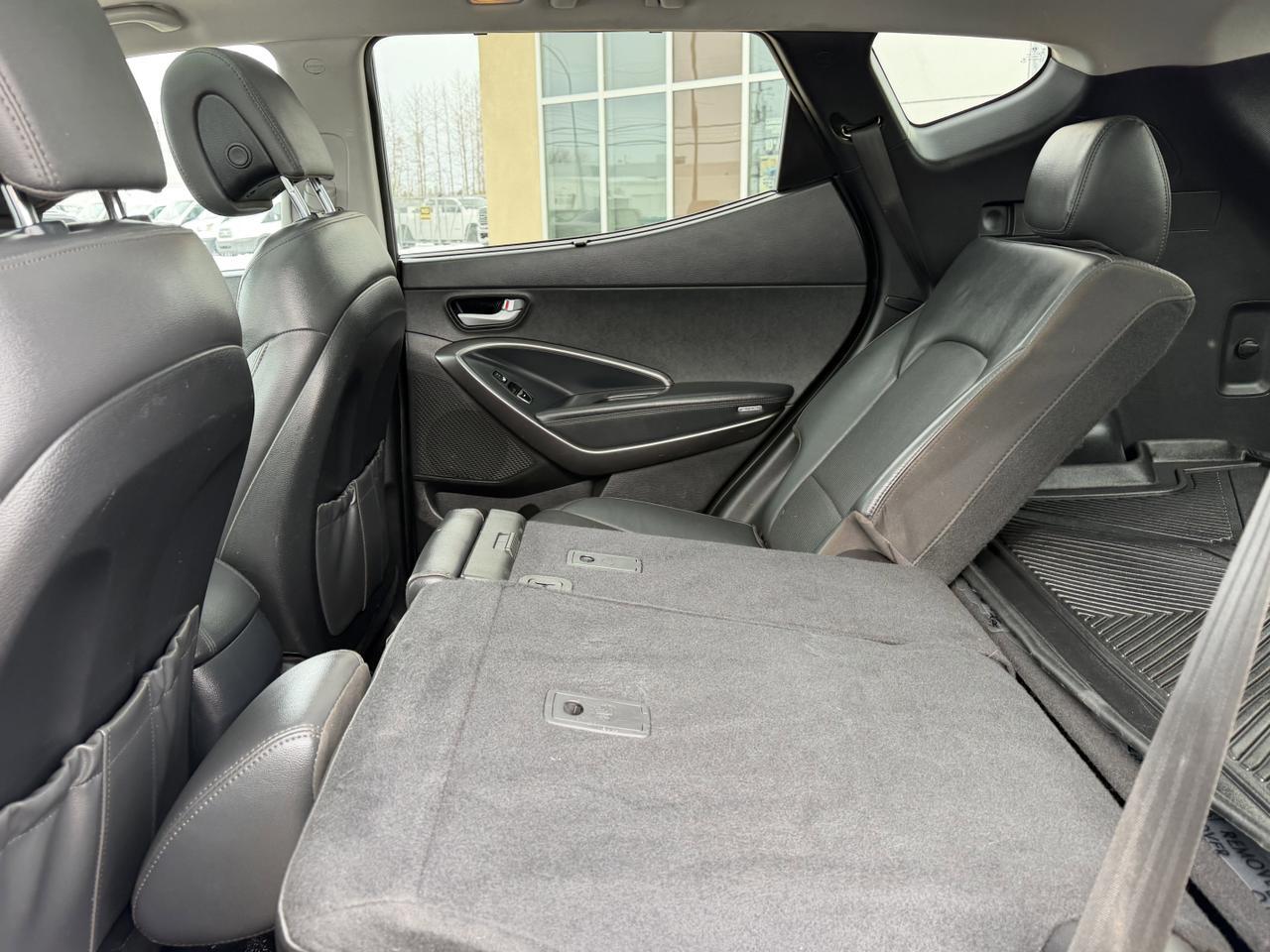 2017 Hyundai Santa Fe Sport SE AWD | 2L Turbo | Leather | Pano Sunroof | Heated Seats | Backup Camera | Bluetooth Redwater AB