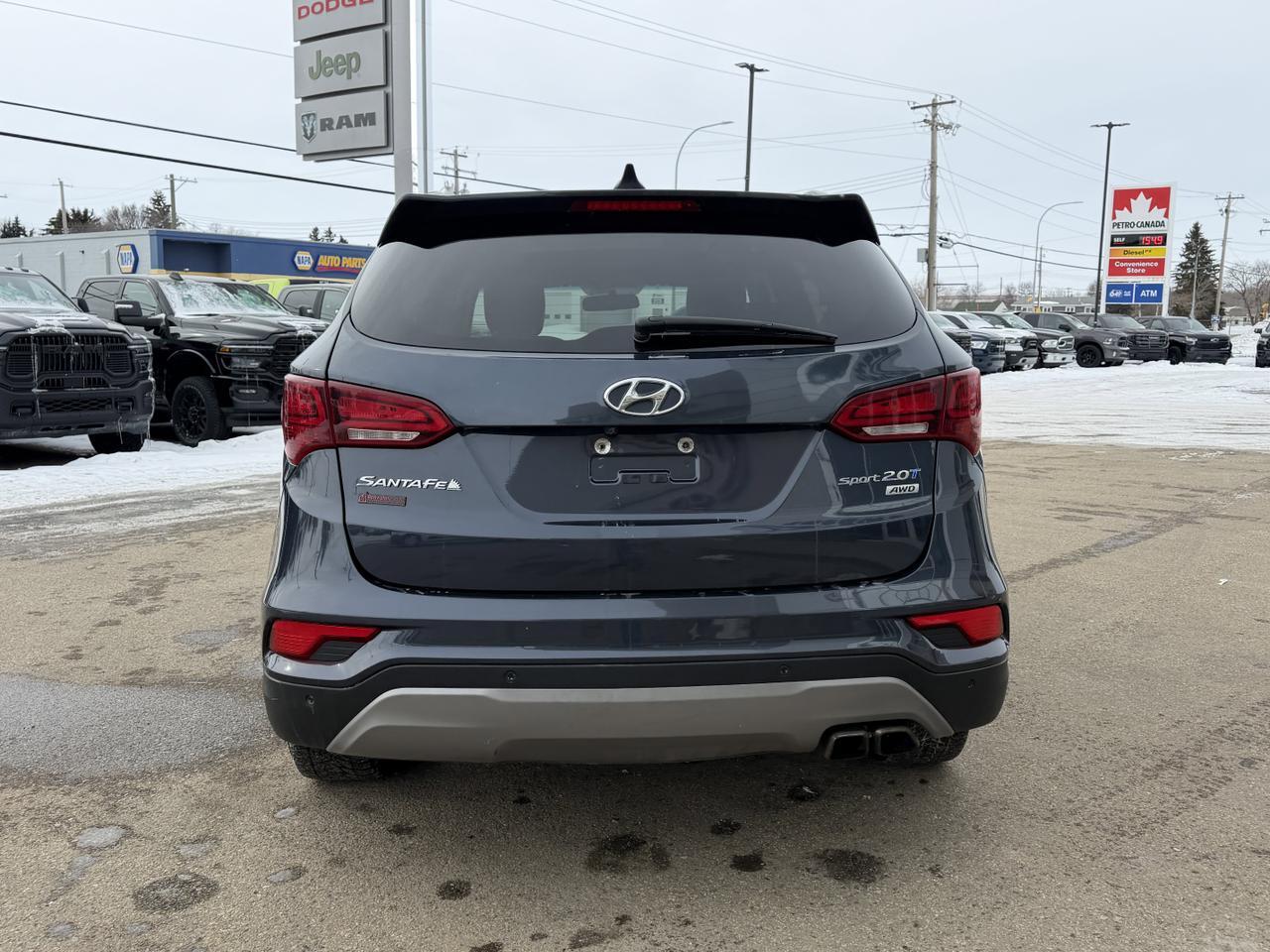 2017 Hyundai Santa Fe Sport SE AWD | 2L Turbo | Leather | Pano Sunroof | Heated Seats | Backup Camera | Bluetooth Redwater AB