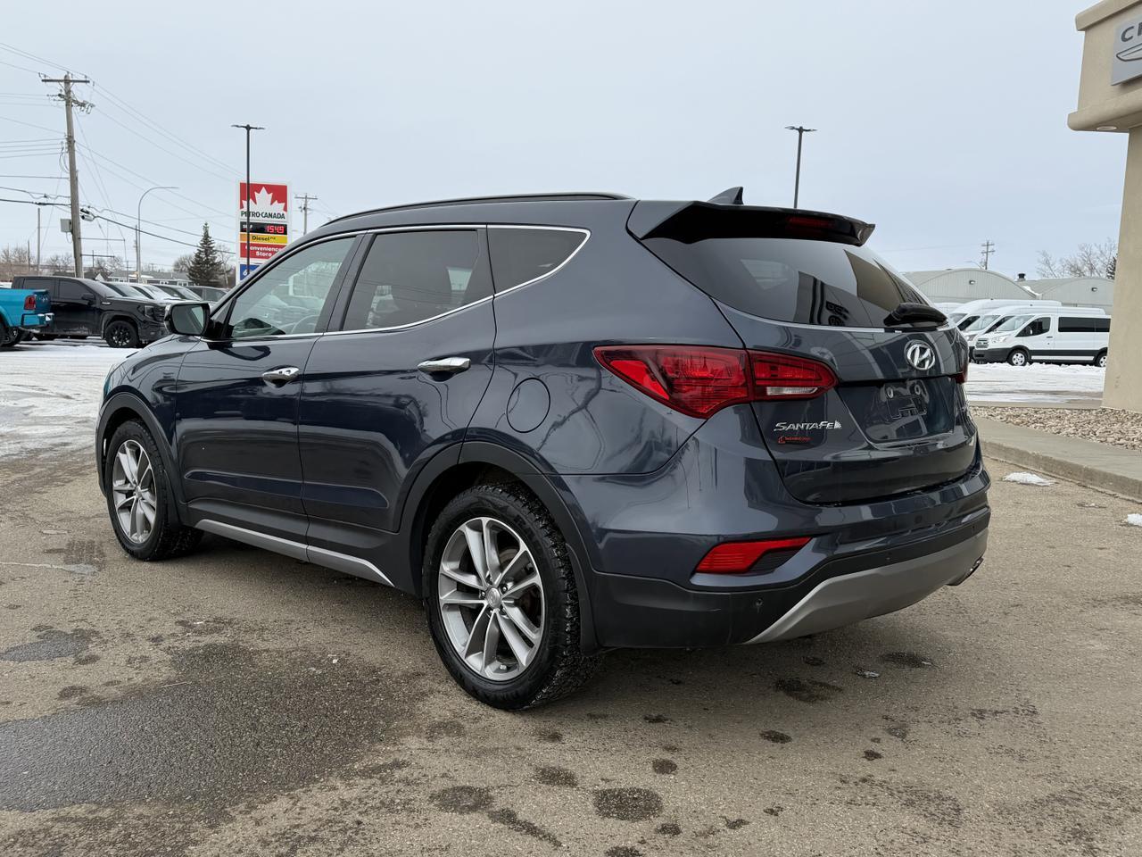 2017 Hyundai Santa Fe Sport SE AWD | 2L Turbo | Leather | Pano Sunroof | Heated Seats | Backup Camera | Bluetooth Redwater AB