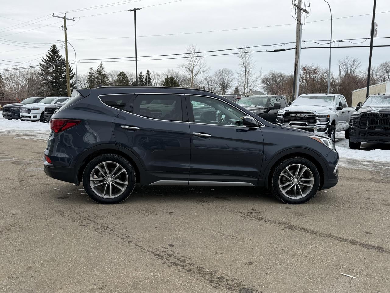 2017 Hyundai Santa Fe Sport SE AWD | 2L Turbo | Leather | Pano Sunroof | Heated Seats | Backup Camera | Bluetooth Redwater AB