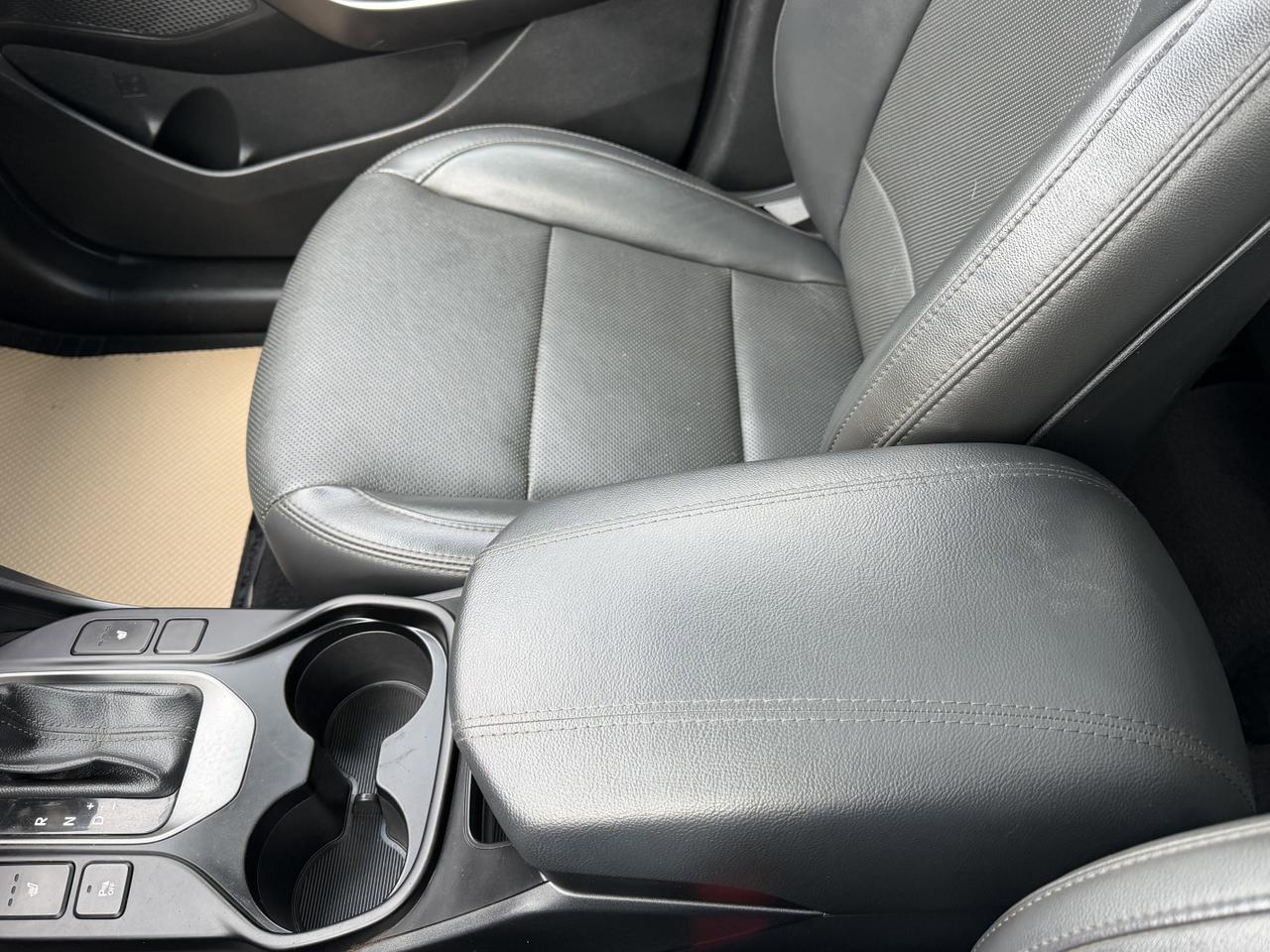 2017 Hyundai Santa Fe Sport SE AWD | 2L Turbo | Leather | Pano Sunroof | Heated Seats | Backup Camera | Bluetooth Redwater AB