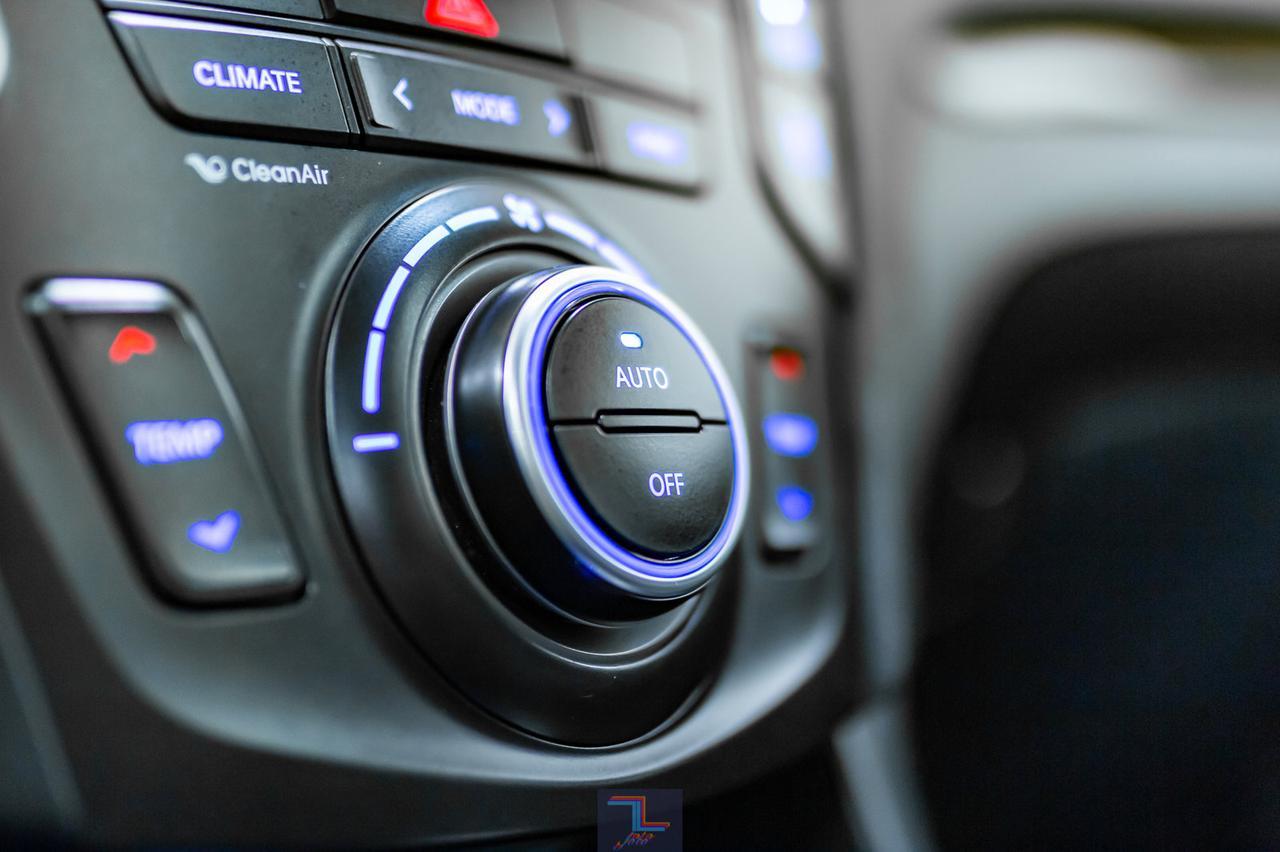 2017 Hyundai Santa Fe XL AWD Ultimate Leather Roof Nav Red Deer AB