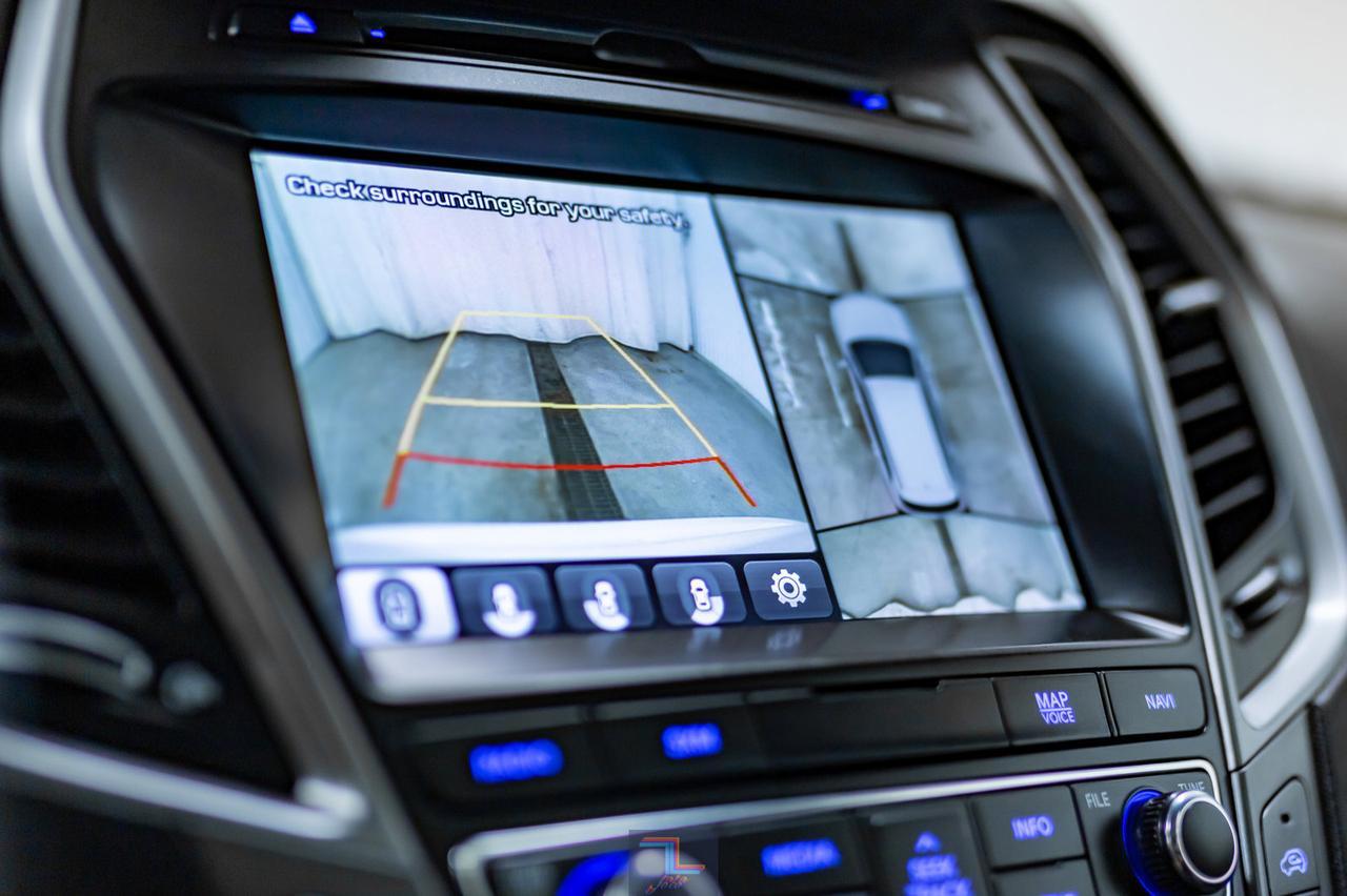 2017 Hyundai Santa Fe XL AWD Ultimate Leather Roof Nav Red Deer AB