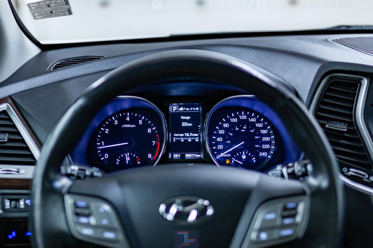 2017 Hyundai Santa Fe XL AWD Ultimate Leather Roof Nav Red Deer AB