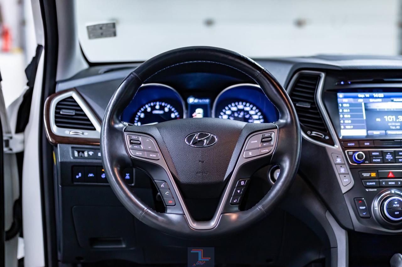 2017 Hyundai Santa Fe XL AWD Ultimate Leather Roof Nav Red Deer AB