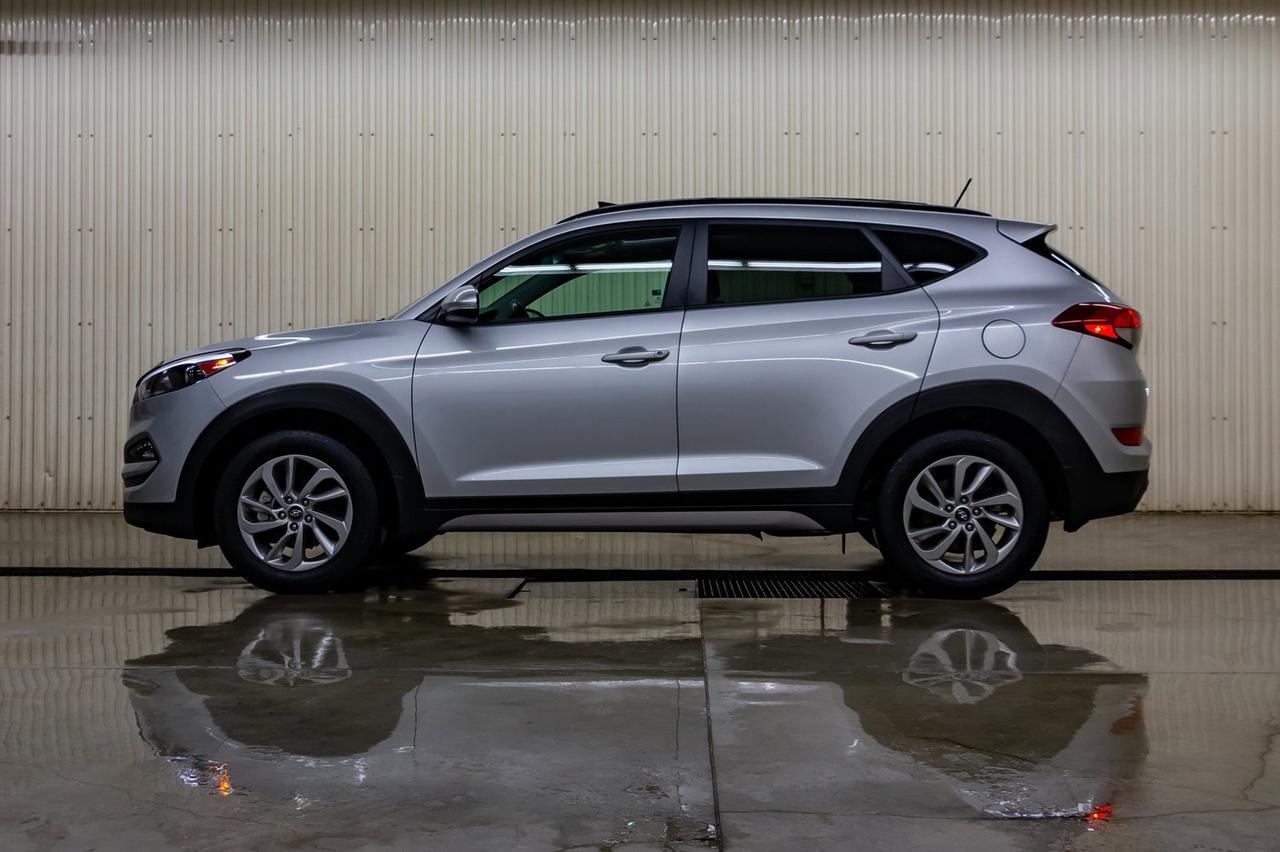 2017 Hyundai Tucson AWD SE Leather Roof BCam Red Deer AB