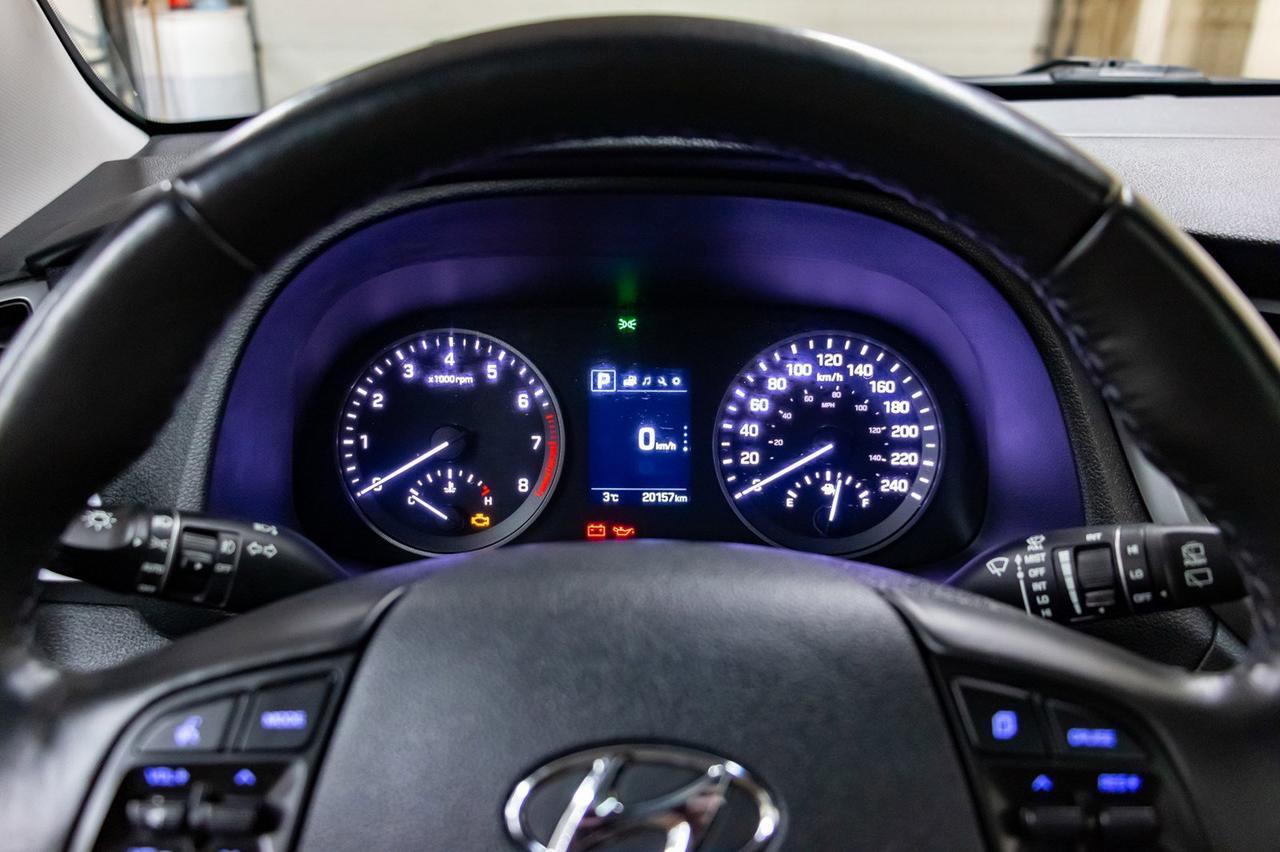 2017 Hyundai Tucson AWD SE Leather Roof BCam Red Deer AB