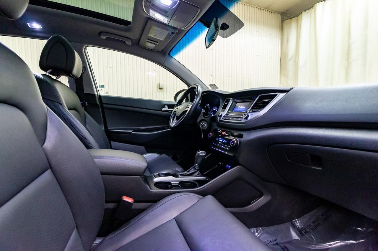 2017 Hyundai Tucson AWD SE Leather Roof BCam Red Deer AB