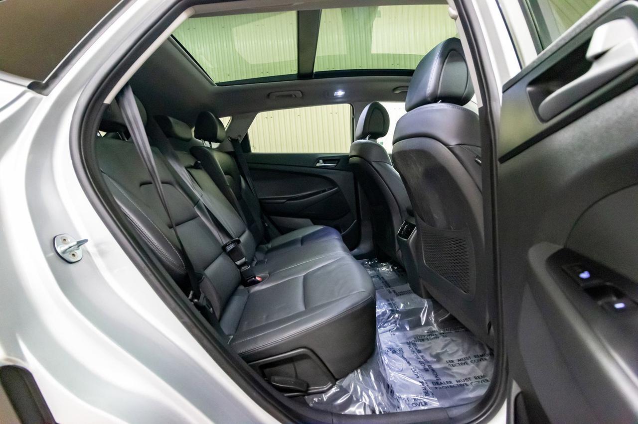 2017 Hyundai Tucson AWD SE Leather Roof BCam Red Deer AB