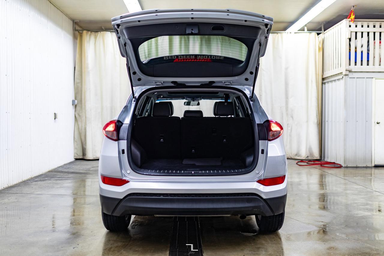 2017 Hyundai Tucson AWD SE Leather Roof BCam Red Deer AB